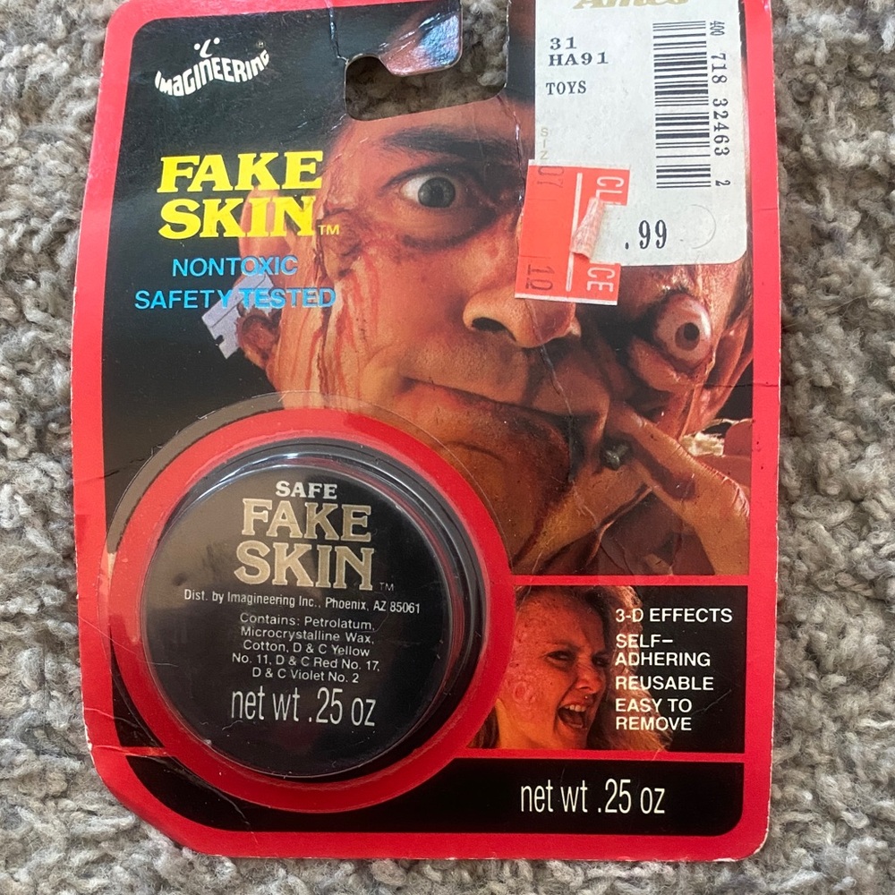 Imagineering Fake Skin Costume Accessory - Red
.25 ounce. Unopened